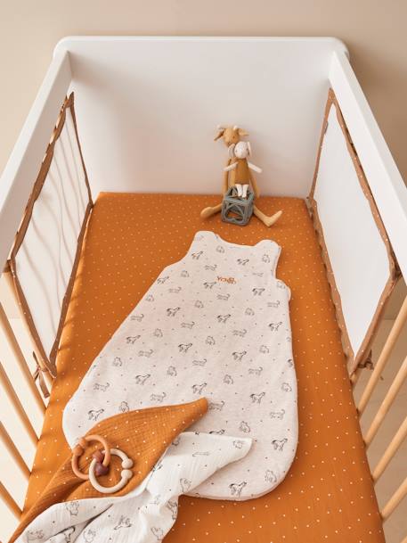 Baby Bettumrandung WELTENBUMMLER aus Mesh - wollweiß/camelfarben - 1